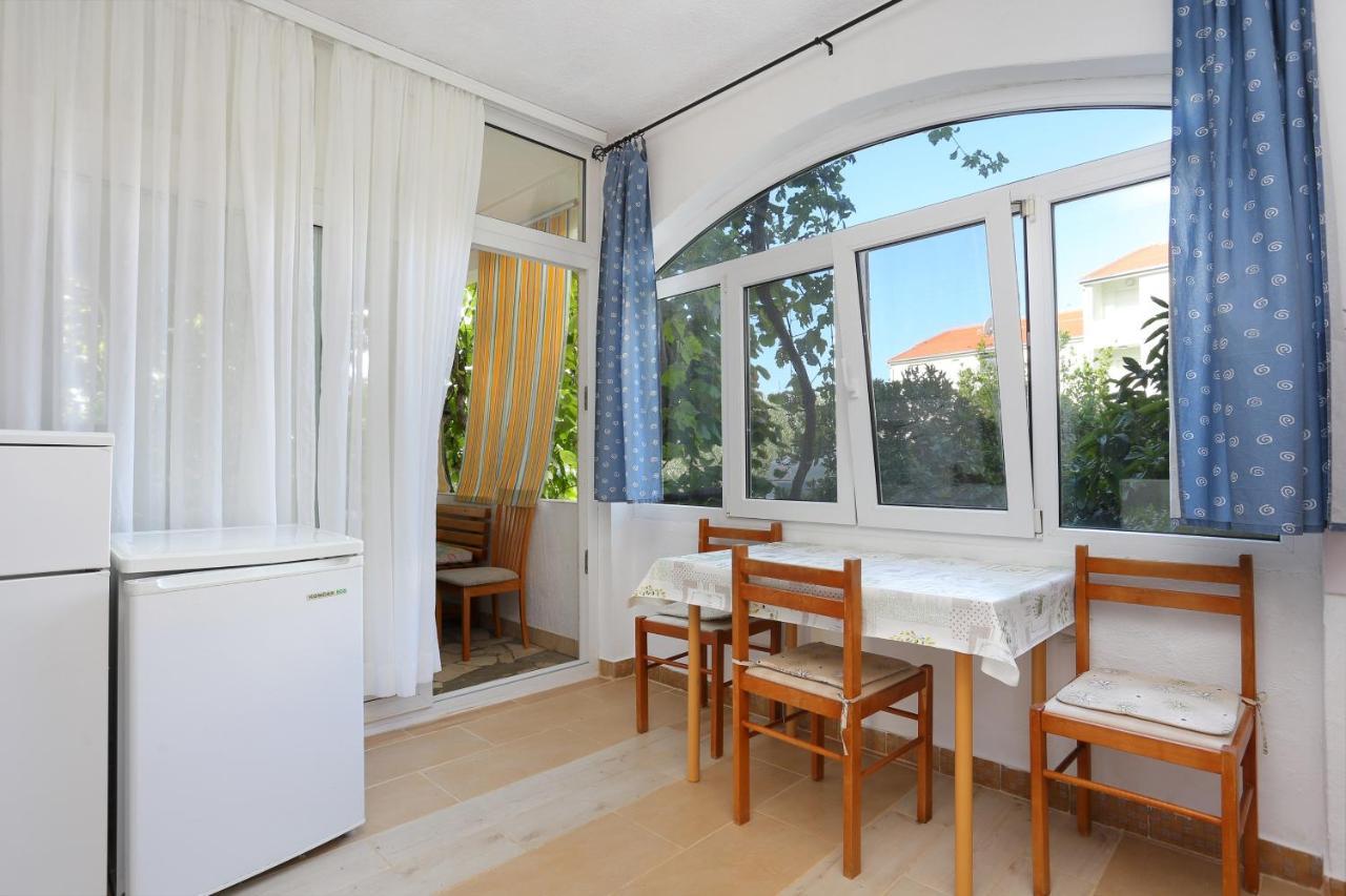 Apartment Okrug Gornji 1069A Trogir Bagian luar foto